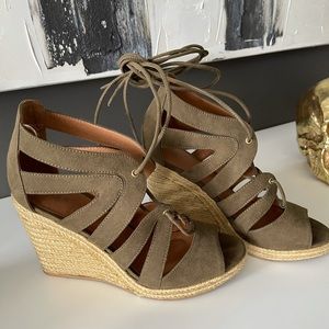 Ladies wedge heels